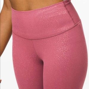 Lululemon Emboss Plumful Align 25” Sz 6